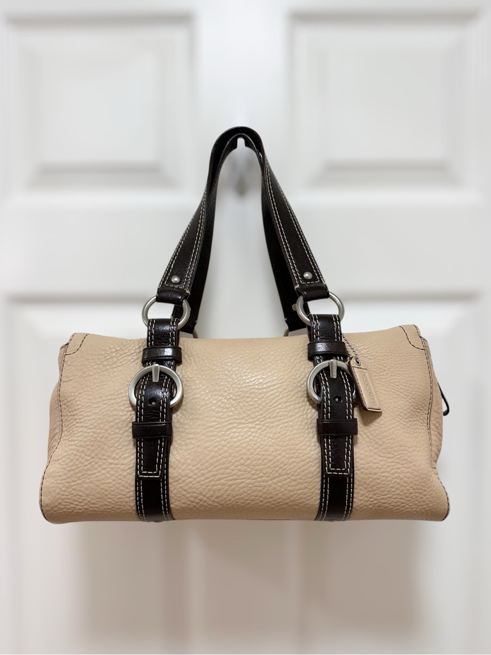 Coach Chelsea Shoulder Bag Cream Tan Pebbled Leather Brown Trim Y2K